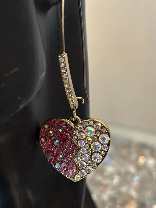 ✨Betsey Johnson Iridescent & Pink Crystal Heart Drop Earrings✨ - Picture 4 of 14